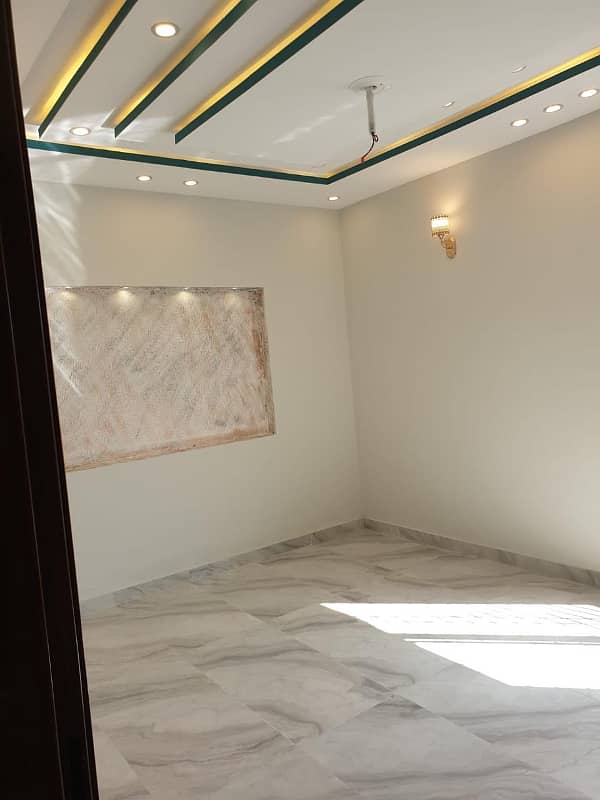 10 MARLA BEST LOCATION FULL HOUSE AVAILABLE FOR RENT IN WAPDA TOWN 4