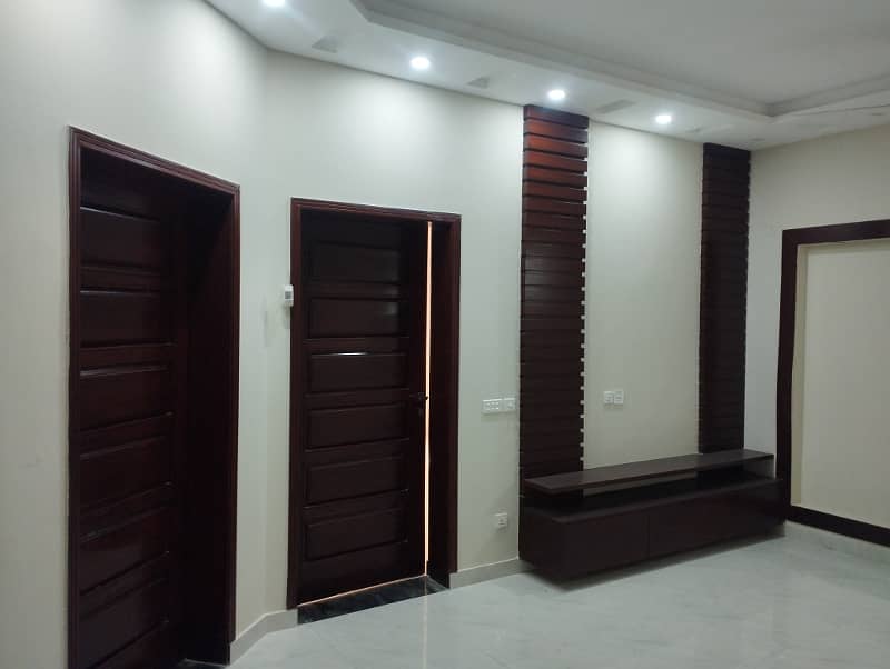 10 marla upper portion for rent in SOUTHERN BLOCK 15