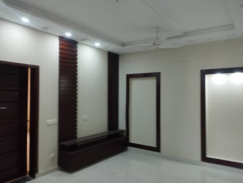 10 marla upper portion for rent in SOUTHERN BLOCK 16