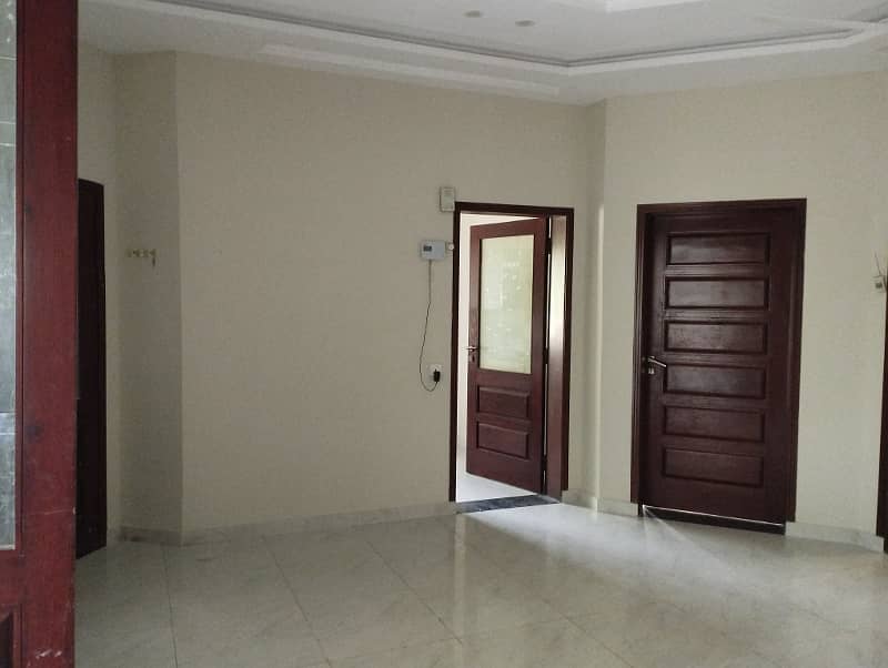 10 marla upper portion for rent in SOUTHERN BLOCK 19