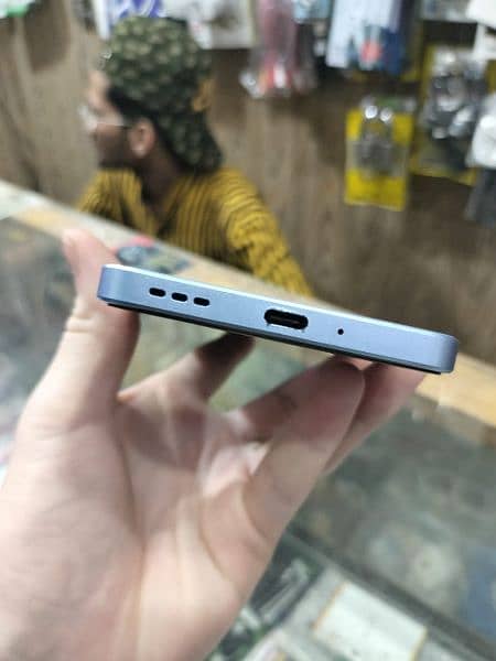 oppo Reno 11f 10 by 10 condition 4