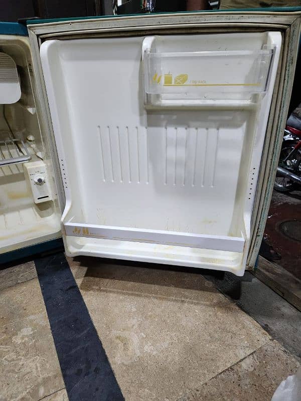 room refrigerator 0