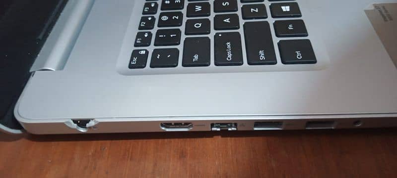 Dell Inspiron 17 5000 series 5