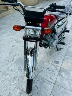 Special Edition Honda 125 self start 2023 Model. All punjab No. lga ha