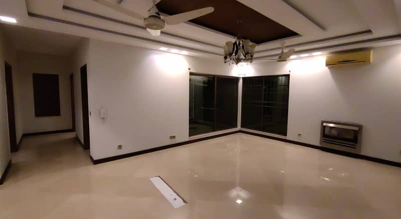 1 Kanal House For Rent In DHA Lahore Phase 4 3