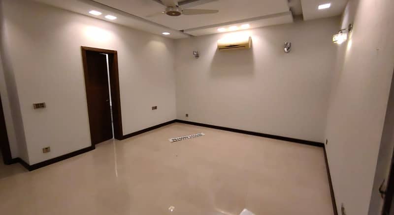 1 Kanal House For Rent In DHA Lahore Phase 4 5