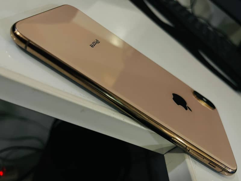 Iphone Xs Max 64 GB non PTA 6