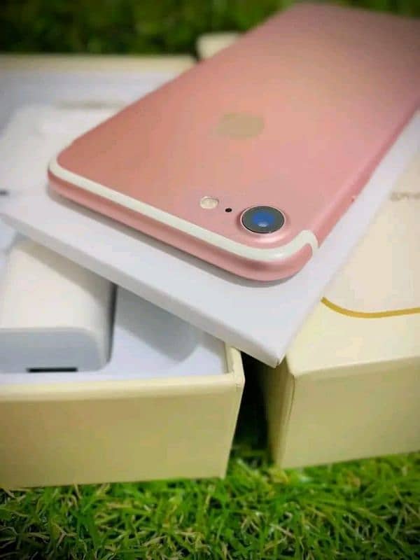 iphone 7 128gb PTA approved 03457061567 My WhatsApp number 1