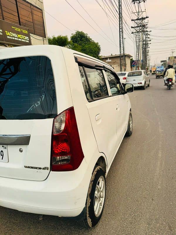 Suzuki Wagon R 2015 1