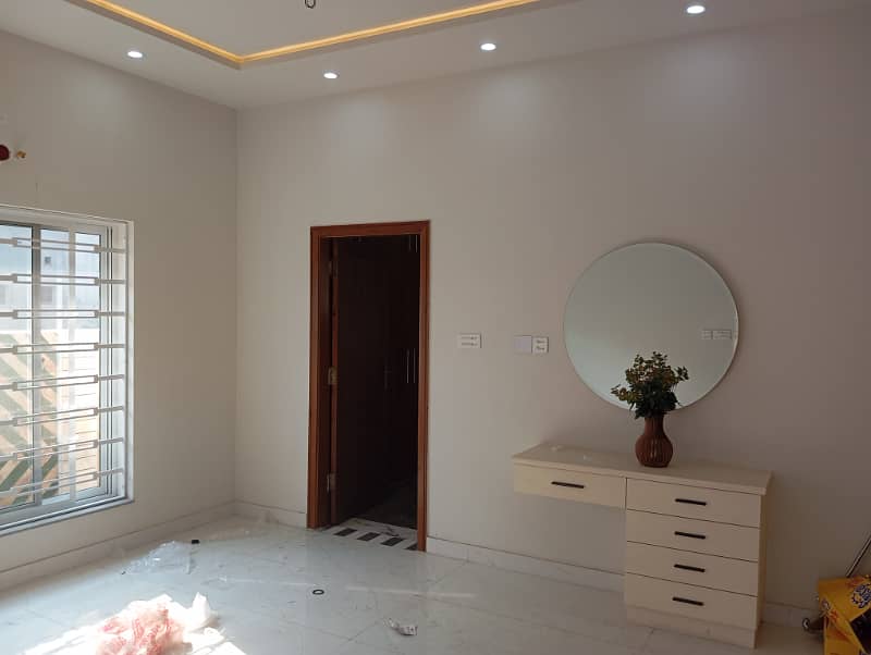 10 MARLA BRAND NEW HOUSE AVAIABLE FOR RENT 19