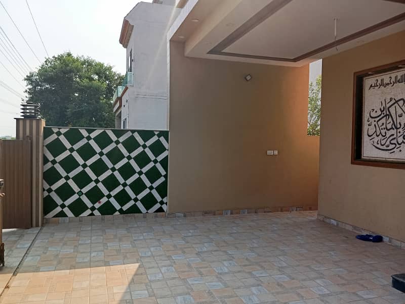 10 MARLA BRAND NEW HOUSE AVAIABLE FOR RENT 32