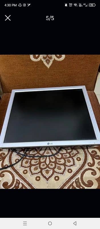 17 inch LCD with builtin cable tv device 0