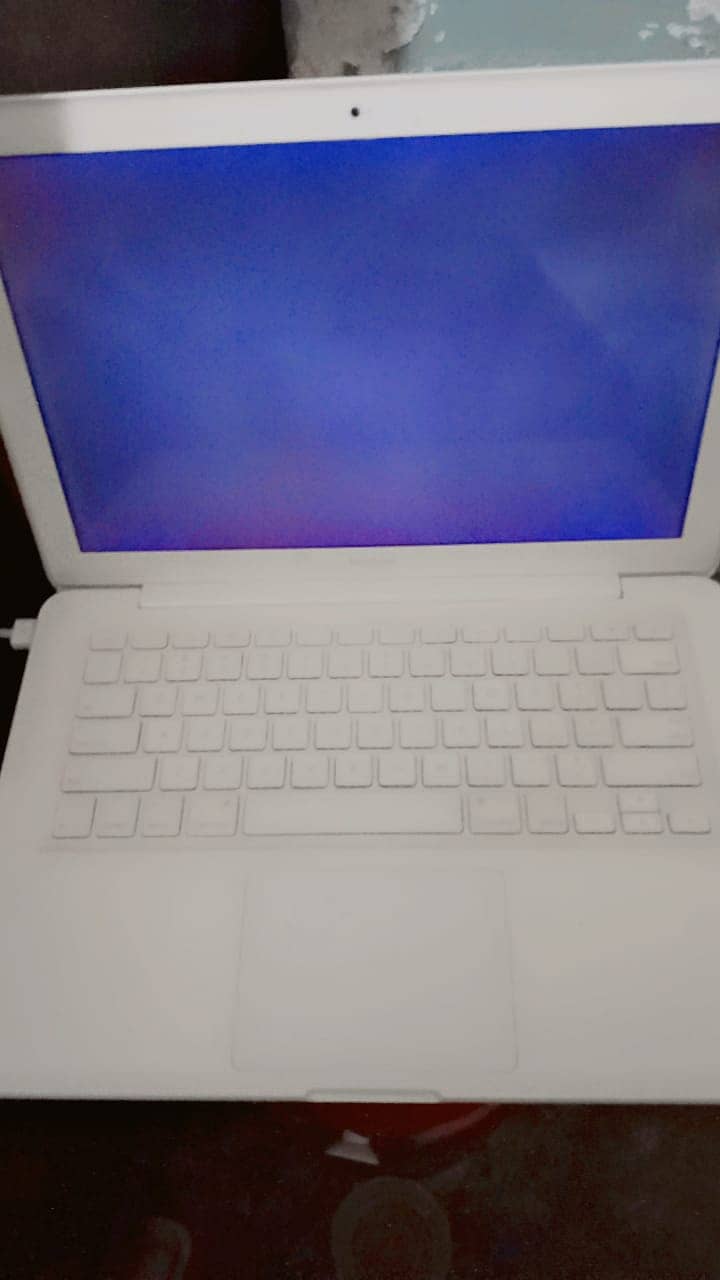 Apple MacBook for urgent sale 2