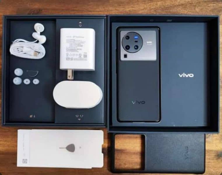 vivo x80 pro 12/256 GB 03240537819 my WhatsApp number 0