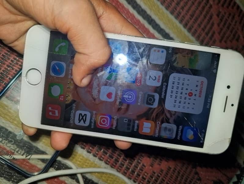 iPhone 6s 10/9 condition sim working front cemera not working 3