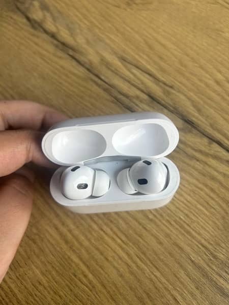 AIRPODS PRO 2 ORIGINAL 1