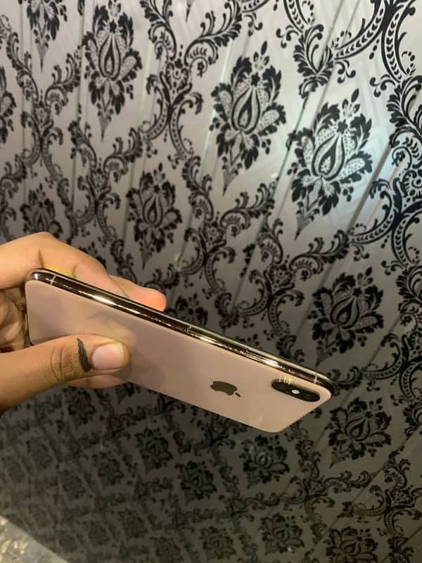 iphone xs max single sim  pta approved 64 gb 2