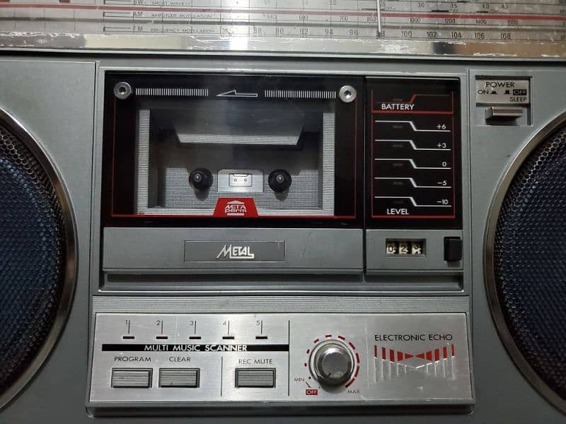 jvc tape recorder with 5 band radio FM MW SW1 SW2 SW3 2