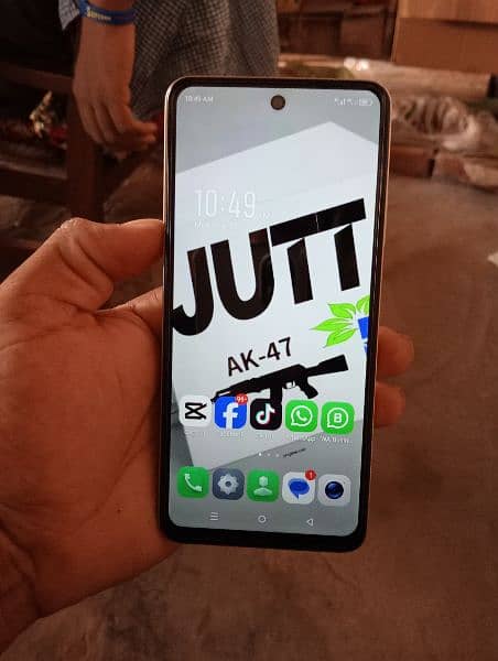 infinix smart 8 . . . . . 8 manth se jyada warranty badi hai 1