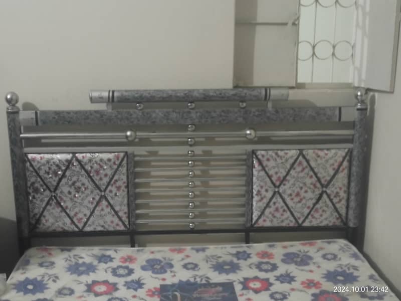 Iron 3 pcs furniture with new mattress 3