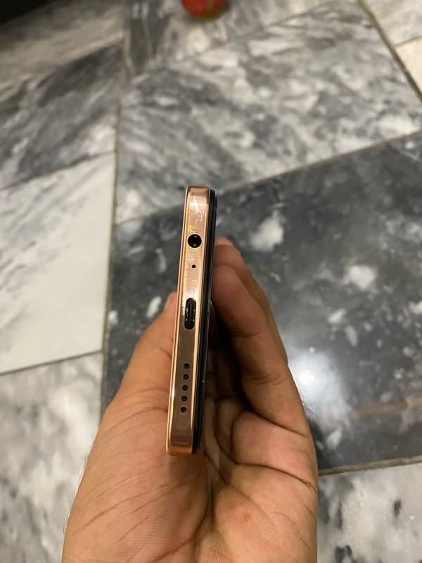 vivo y28 in new condition 4