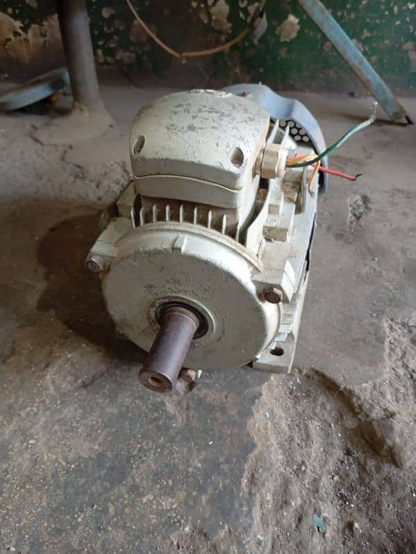 3 Phase motor 3HP 1400 RPM 1