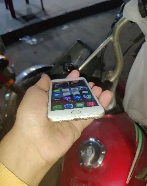 iPhone 7 10/7 pta approved 32 GbBattery100 2