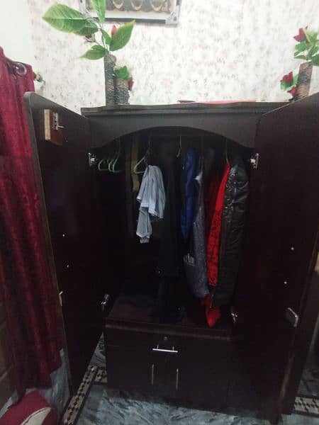 Clothes Almari,,Dressing Table Double Bed for Sale 7