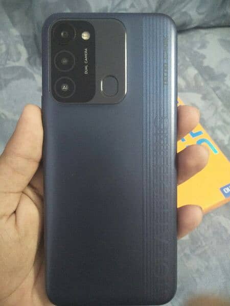 Tecno Spark 8C 128+4 GB with box and charger (Exchange possible) 3