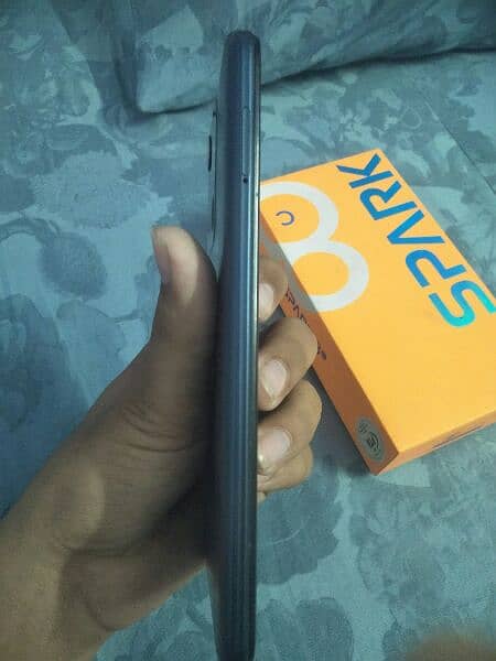 Tecno Spark 8C 128+4 GB with box and charger (Exchange possible) 4