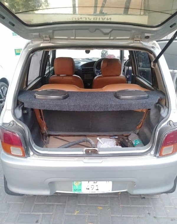 Daihatsu Cuore 2010/11 6