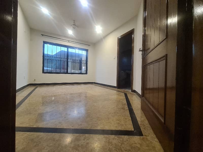 4 Bed Ground Floor Apartment Available For Rent 12