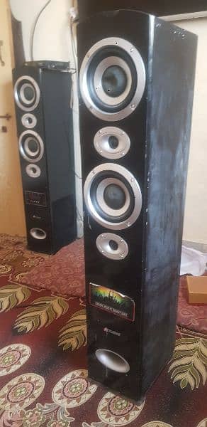 audionic ka speker ha 10/10 condition ma ha 4