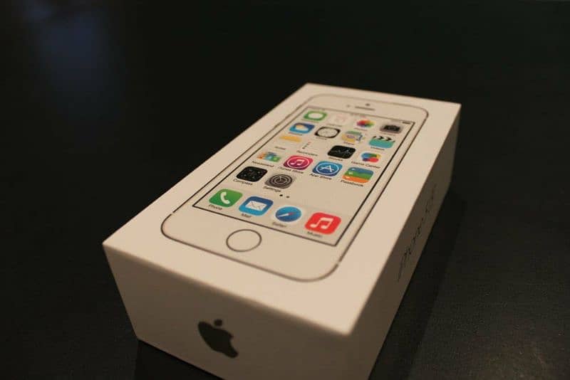 Apple iPhone 5s 64GB 2