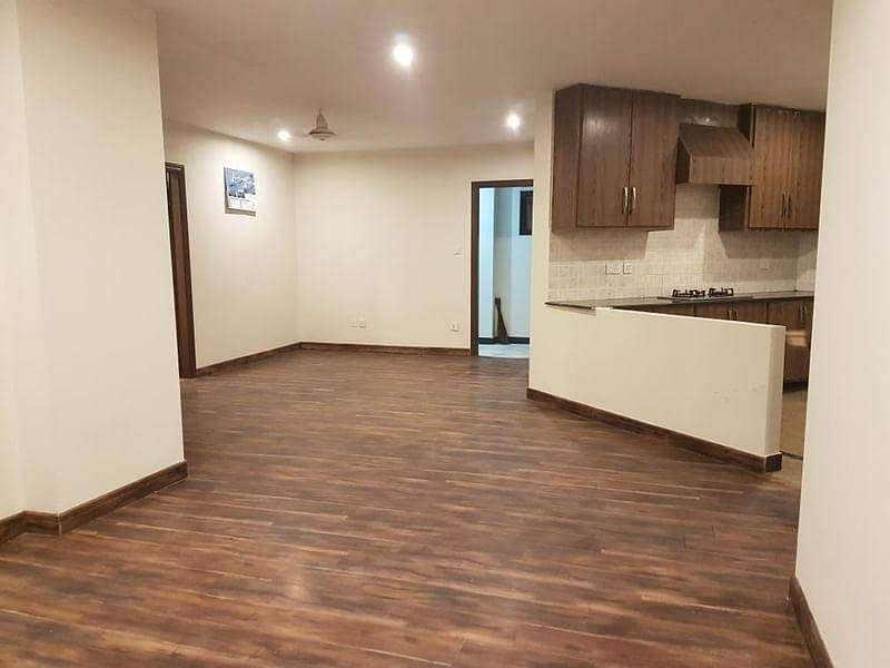 3 Bed Ground Floor Corner Apartment Available For Sale 8