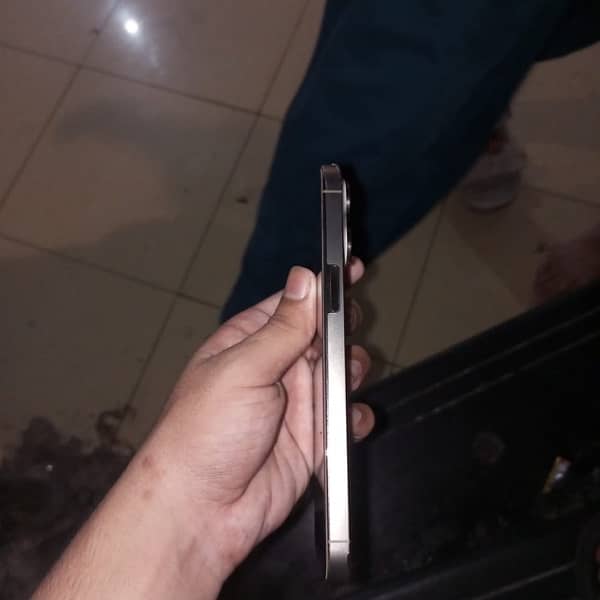 i phone 14 pro max 256 gb 4