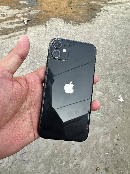 I phone 11 Non pTi 64GB condition 10 by 10 4