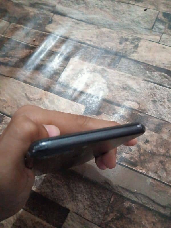 I'm selling My phone IPhone 7 plus 4