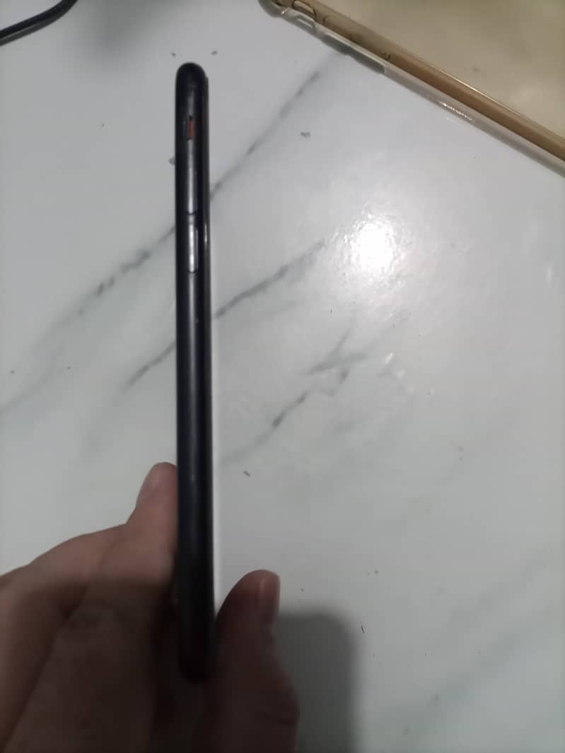 Iphone 7 (Non PTA) All ok 8/10 3