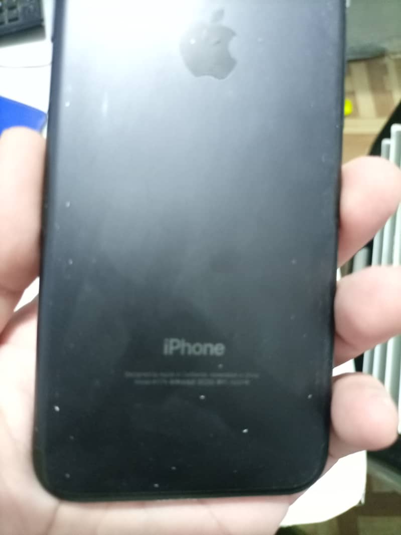 Iphone 7 (Non PTA) All ok 8/10 4