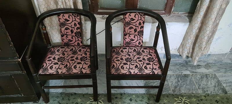 2 room chairs condition 8/10 0