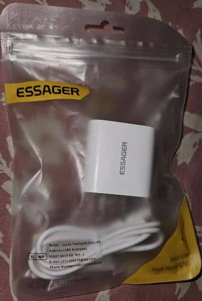 Essager IPHONE 20W charger 1