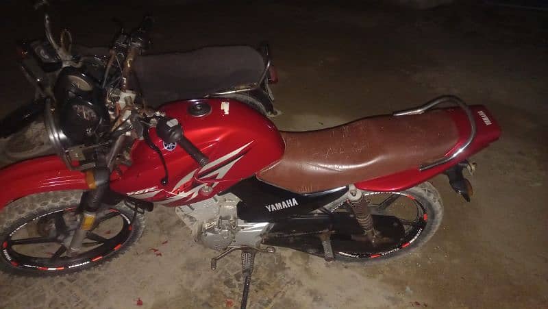 selling yamaha ybr 125g 4