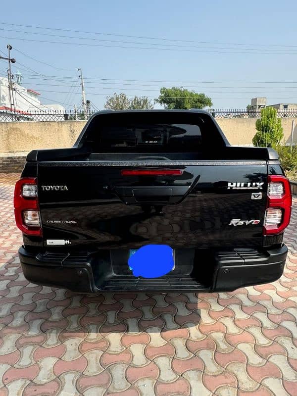 Toyota Hilux 2022 1