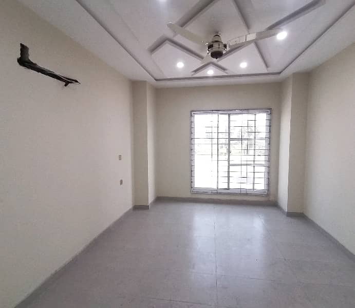 300 Square Feet Flat For Grabs In Citi Housing Society 1