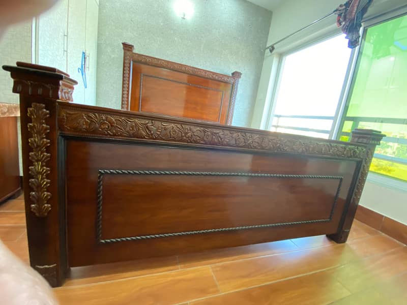 "King Size Sheesham(Taali) Wood Bed for Sale" 2