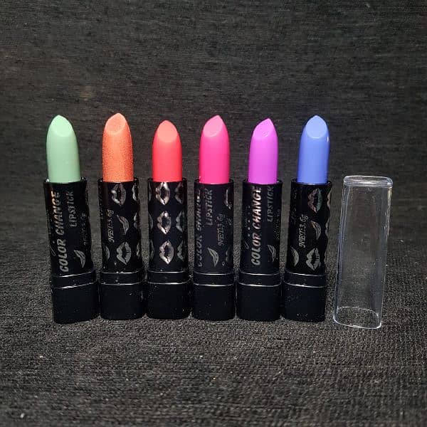 Branded lipstick available now limited stock 4