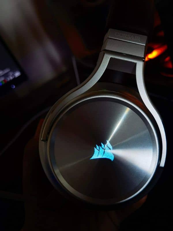 Corsair Virtuoso Special Edition Wireless Headphones 3