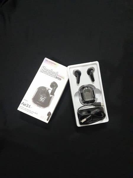 Air 31 Earphones 2