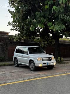 Mitsubishi Pajero 2001